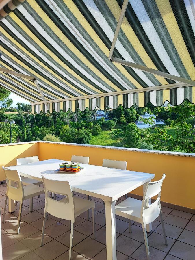Casa Nadia A Pochi Passi Dal Mare Con Garage, Terrazza E Sala Giochi Leilighet Numana Eksteriør bilde